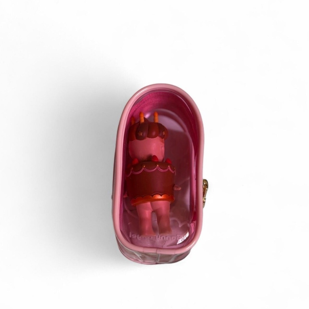Sonny Angel Birthday Gift Series Chocolate Cake and pink case - Picture 4 of 6